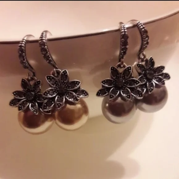Gorgeous Vintage Champagne Pearl Earrings - Picture 9 of 11
